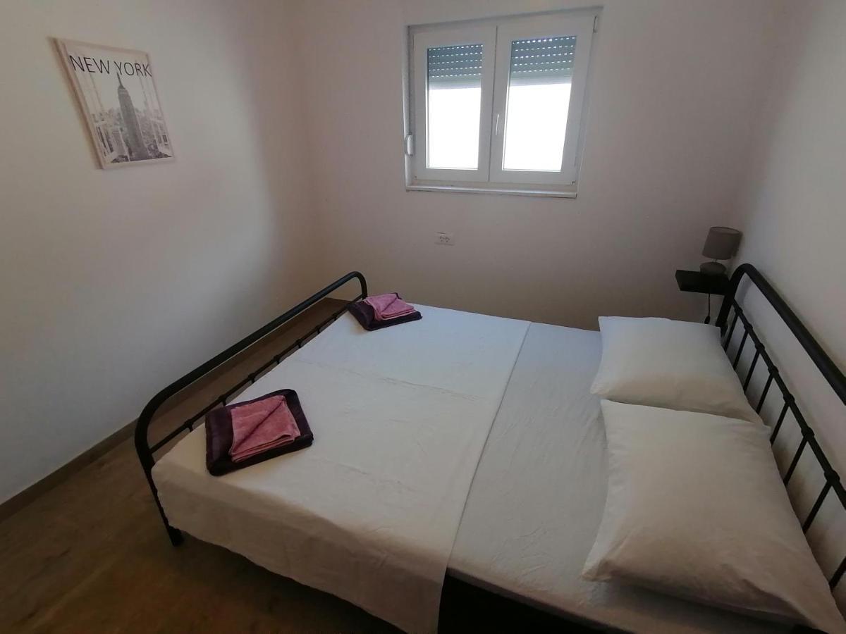 Villa Marta 3 Bedrooms, 2 Baths And Pool Kaštel Štafilić Eksteriør bilde