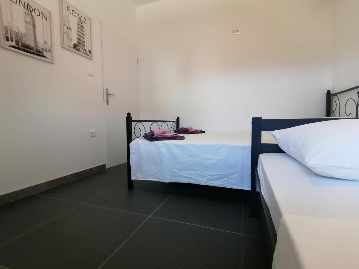 Villa Marta 3 Bedrooms, 2 Baths And Pool Kaštel Štafilić Eksteriør bilde