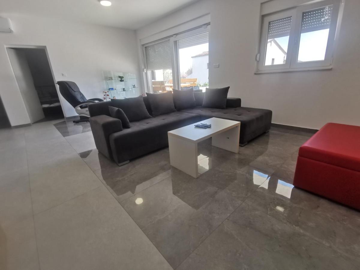Villa Marta 3 Bedrooms, 2 Baths And Pool Kaštel Štafilić Eksteriør bilde