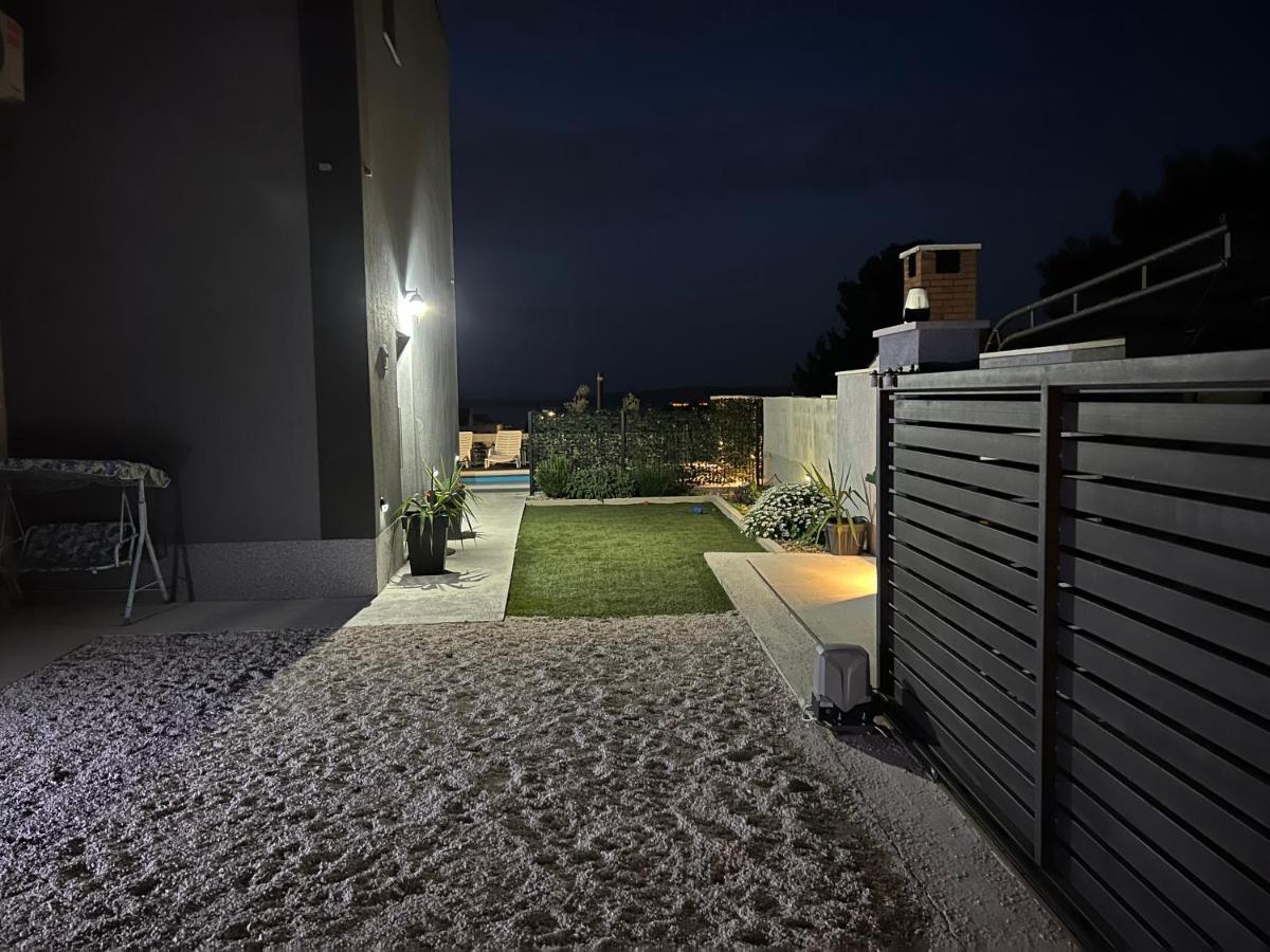 Villa Marta 3 Bedrooms, 2 Baths And Pool Kaštel Štafilić Eksteriør bilde