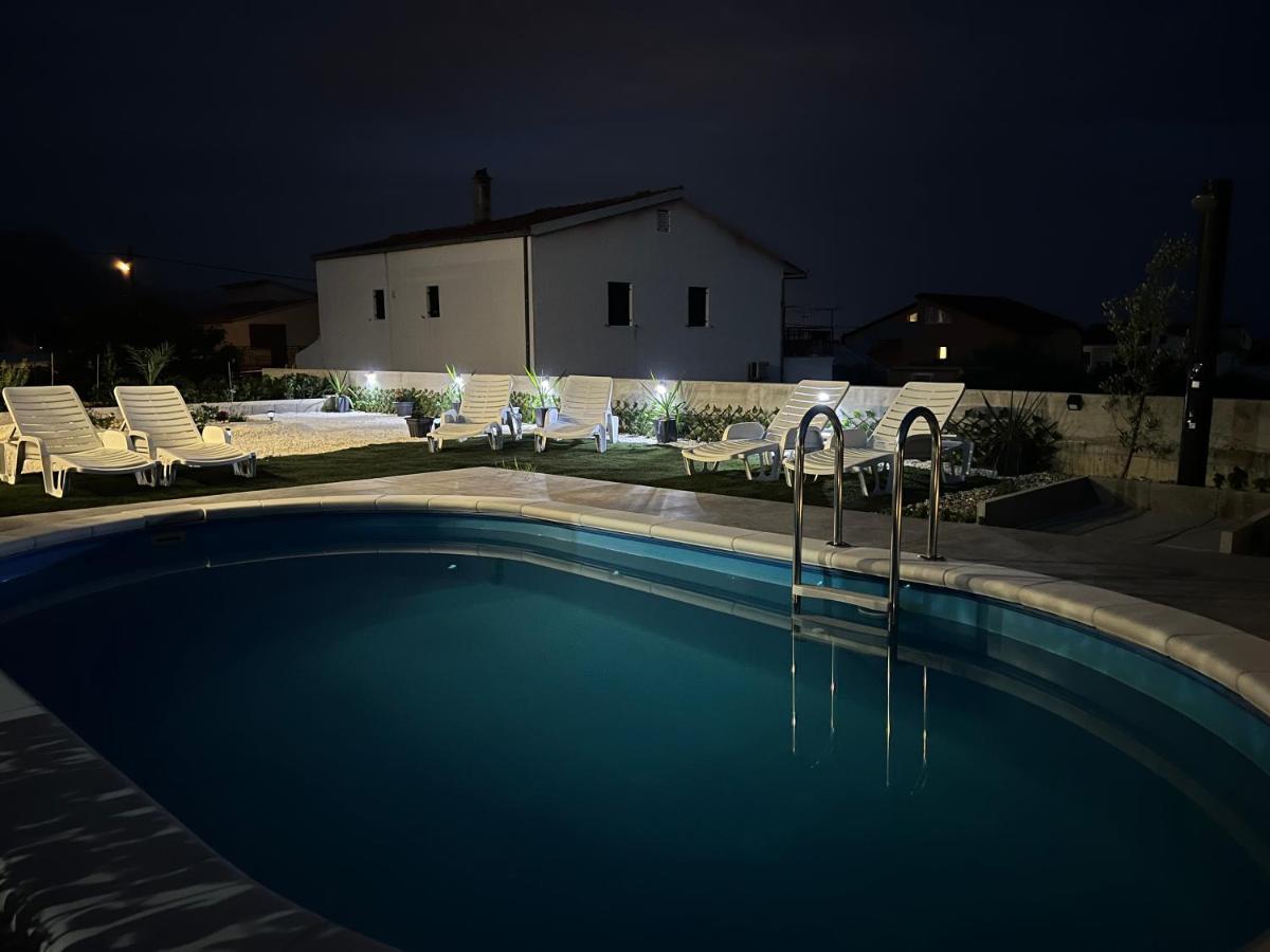 Villa Marta 3 Bedrooms, 2 Baths And Pool Kaštel Štafilić Eksteriør bilde